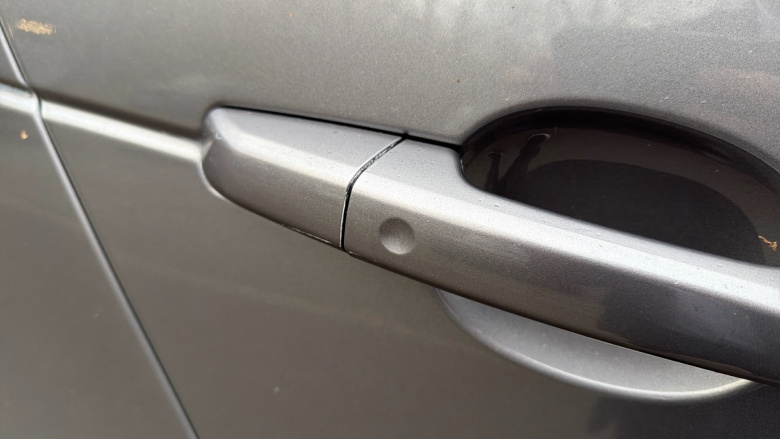 Land Rover Discovery 3.0 D300 R-Dynamic HSE 5dr Auto Diesel Station Wagon